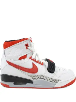 Jordan: Белые кроссовки 