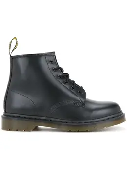 Dr. Martens: Чёрные ботинки 