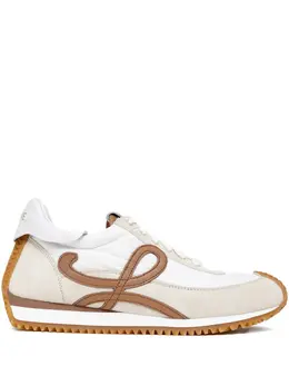 LOEWE: Белые кроссовки  Flow Runner