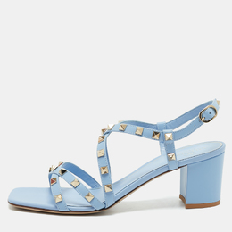 Valentino: Светлые сандалии  Rockstud