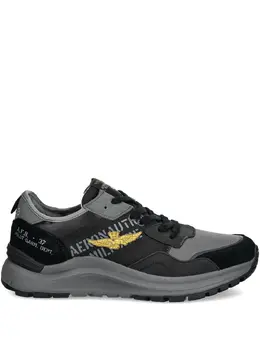 Aeronautica Militare: Чёрные кроссовки 