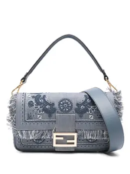 FENDI: Голубая сумка  Baguette