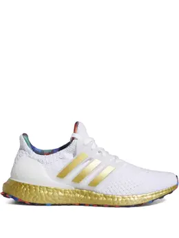 adidas: Белые кроссовки  UltraBoost DNA