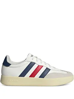 adidas: Белые кроссовки 