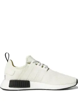 adidas: Белые кроссовки  NMD_R1