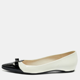 Stuart Weitzman: Белые балетки 
