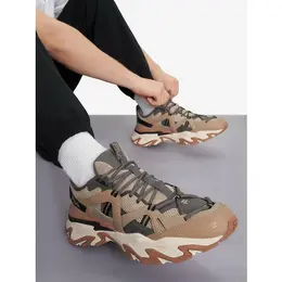 Fila: Бежевые кроссовки  Trace Low