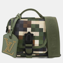 Louis Vuitton: Зелёная сумка 