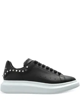 Alexander McQueen: Чёрные кроссовки 