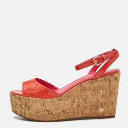 Tory Burch: Розовые сандалии 