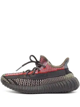 adidas Yeezy: Коричневые кроссовки 