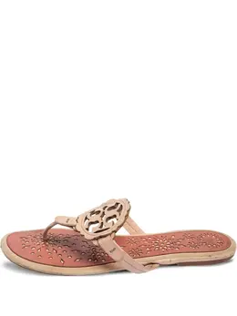 Tory Burch: Розовые сандалии 