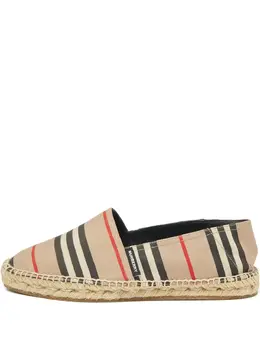Burberry Pre-Owned: Светлые мокасины 