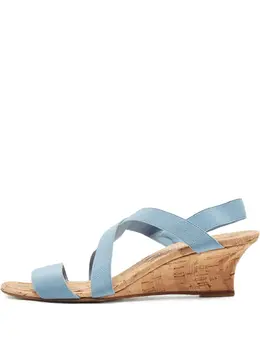 Manolo Blahnik: Светлые сандалии 