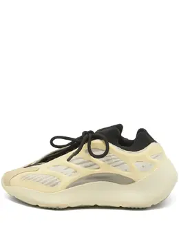 adidas Yeezy: Белые кроссовки 