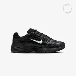 NIKE: Чёрные кроссовки 