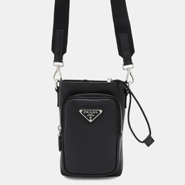 Prada: Чёрный клатч 