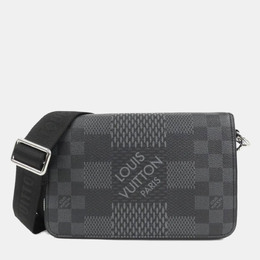 Louis Vuitton: Чёрная сумка 