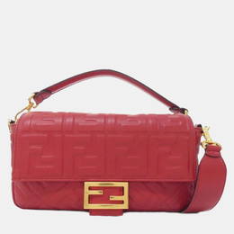 Fendi: Красная сумка  Baguette
