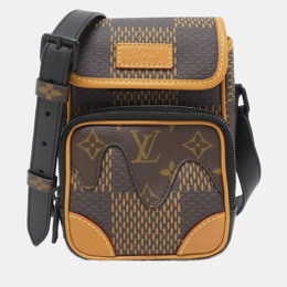 Louis Vuitton: Коричневая сумка 