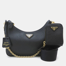 Prada: Чёрная сумка 
