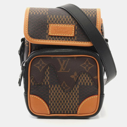 Louis Vuitton: Коричневая сумка 