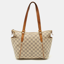 Louis Vuitton: Светлая сумка 