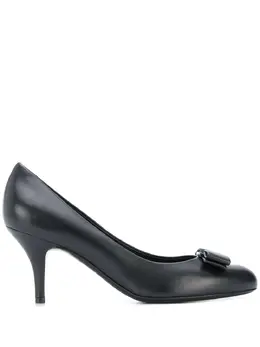 Salvatore Ferragamo: Чёрные туфли  Carla