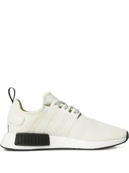 adidas: Белые кроссовки  NMD_R1