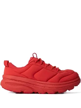 HOKA: Красные кроссовки 