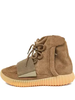 adidas Yeezy: Коричневые кроссовки 