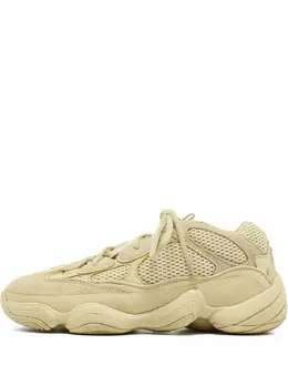 adidas Yeezy: Бежевые кроссовки 