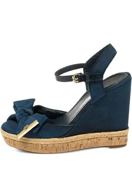 Tory Burch: Синие сандалии 
