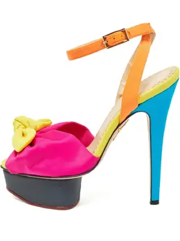 Charlotte Olympia: Яркие сандалии 