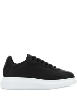 Alexander McQueen: Чёрные кроссовки  Oversized