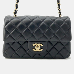 Chanel: Чёрная сумка 