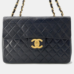Chanel: Чёрная сумка 