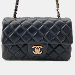 Chanel: Чёрная сумка 