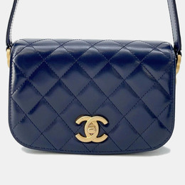 Chanel: Голубая сумка 