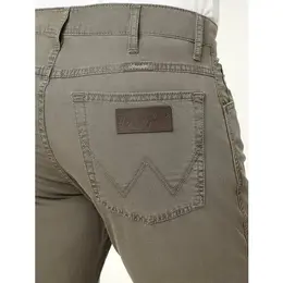 Wrangler: Классические джинсы 