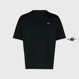 NIKE: Чёрная футболка  Solo Swoosh