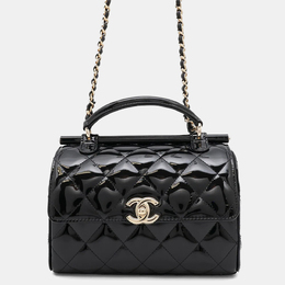 Chanel: Чёрная сумка на руку 