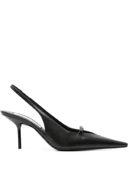 Victoria Beckham: Чёрные туфли 