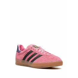 adidas: Светлые кроссовки  Gazelle Indoor