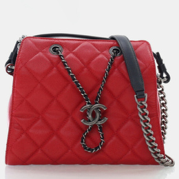 Chanel: Красная сумка 