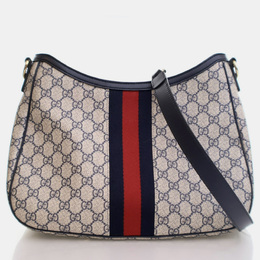 Gucci: Красная сумка  GG Supreme