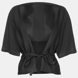 Issey Miyake: Чёрный топ 