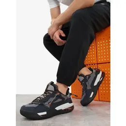 Fila: Серые кроссовки 