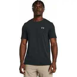 Under Armour: Спортивная футболка 