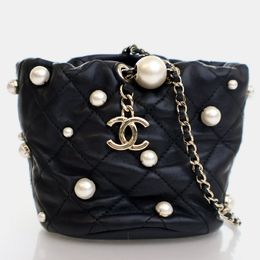Chanel: Чёрная сумка 